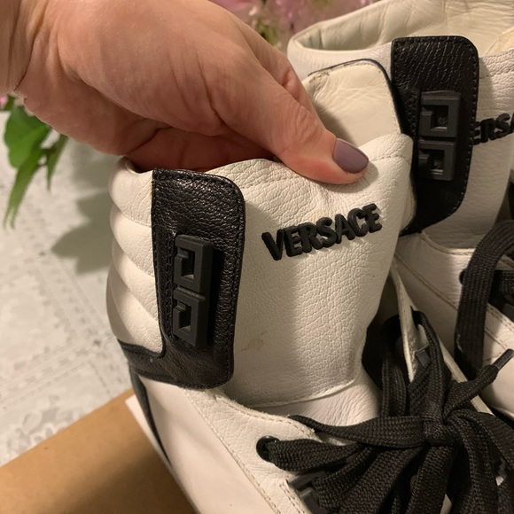 Versace high top logo sneakers - Picture 7 of 7